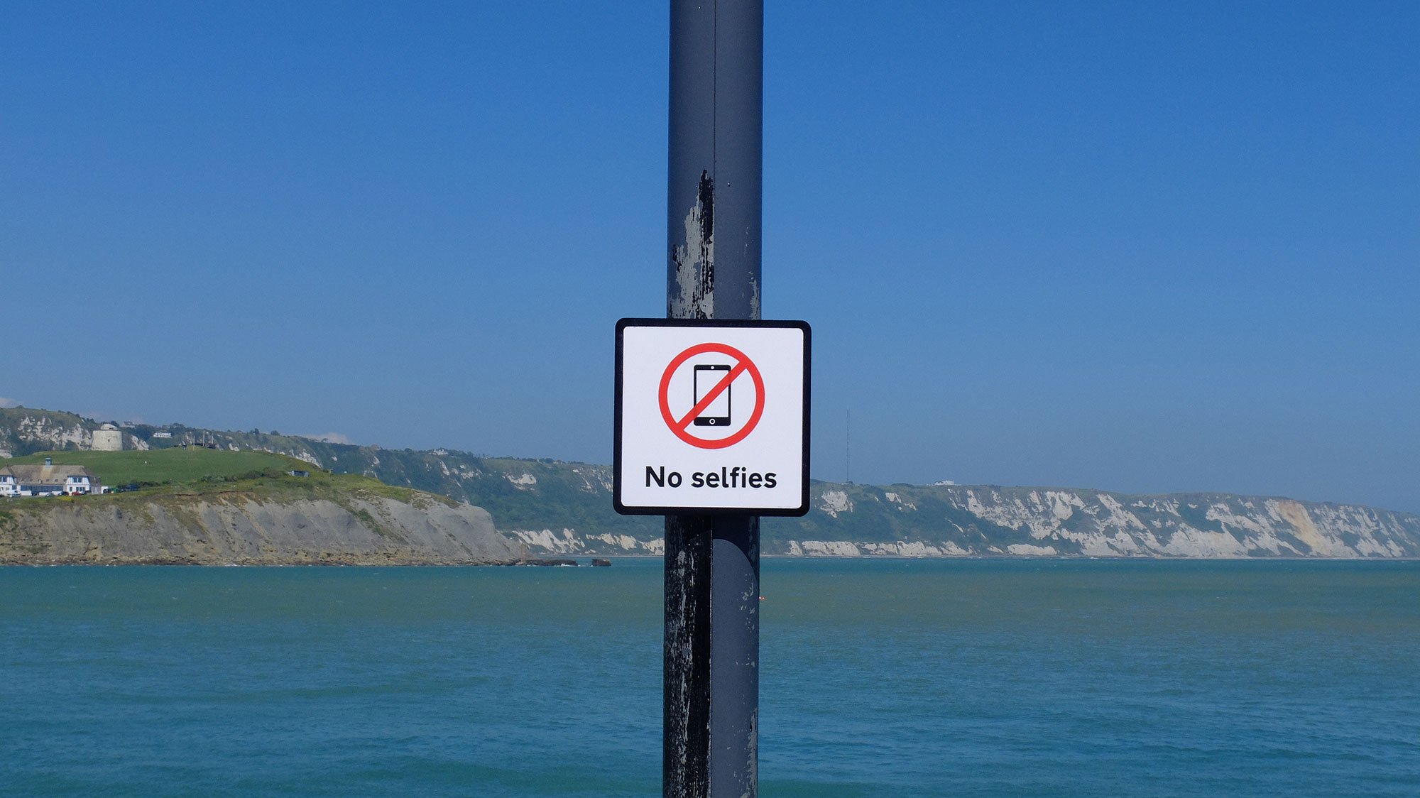 #022 - No selfies